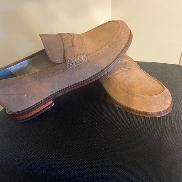 Camel color suede BR loafer..size 8 wore once…runs big… - Picture 5 of 5